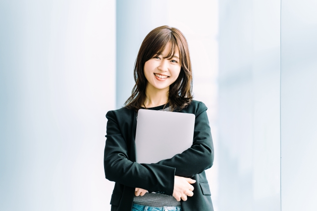 採用事務業務◎大手介護施設の本社で勤務◎有楽町徒歩3分